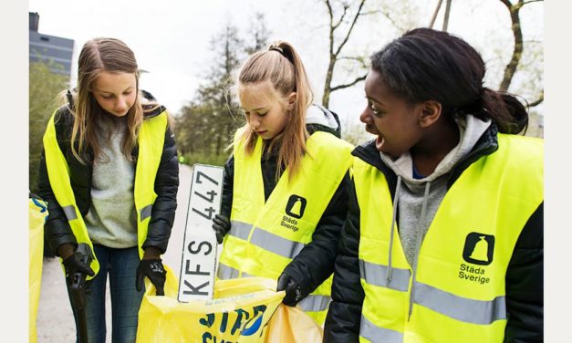Bättre miljö i Täby och Tygelsjö när Städa Sverige får OBOS-stöd