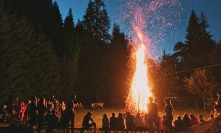 Här brinner Brommas eld i Valborg