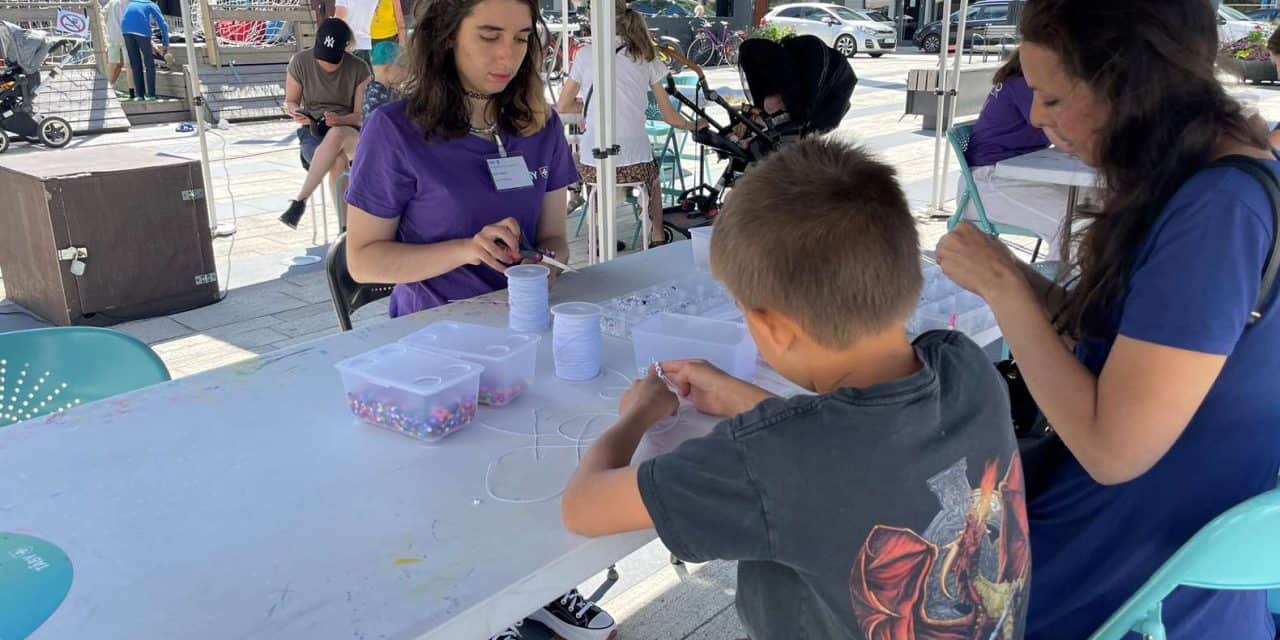 Summercrew tillbaka på Täby torg